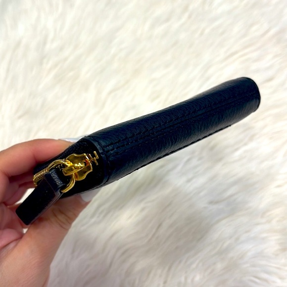 MARC JACOBS Small Leather Mini Wristlet Leather Zip Wallet - Picture 4 of 4